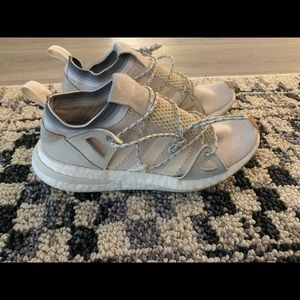 Adidas Original Arkyn Sneakers in Cream